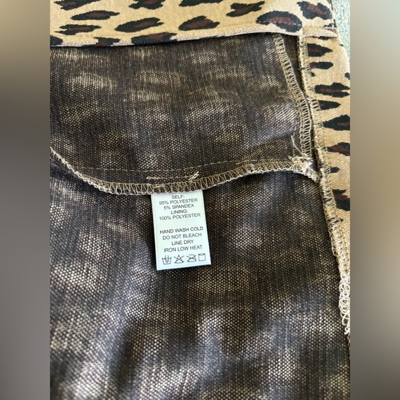 Eesome Animal Print Jacket - Tan and Black - Women’s size s - Picture 10 of 11